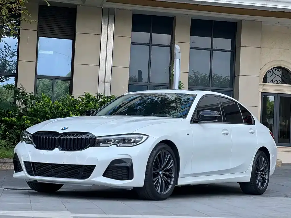 BMW 3 Series 2022 из CN, фото 1