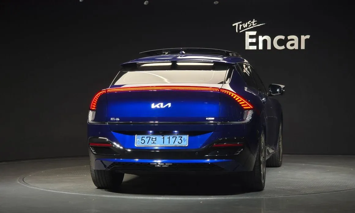 Kia EV6 — фото 8
