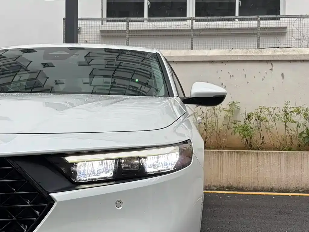 Honda Accord — фото 10