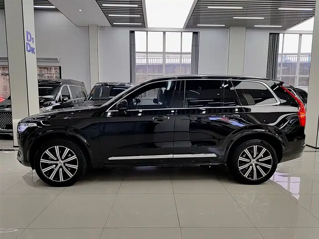 Volvo XC90 — фото 5