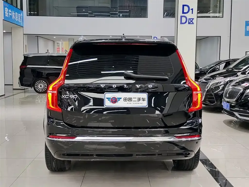 Volvo XC90 — фото 7