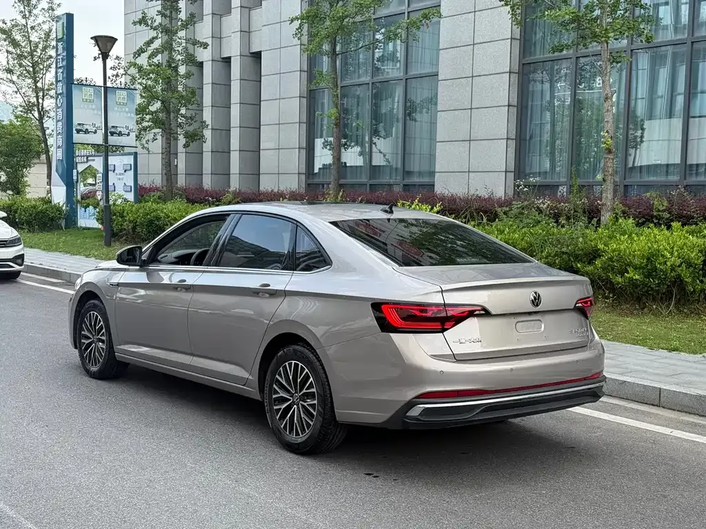 Volkswagen Sagitar — фото 10