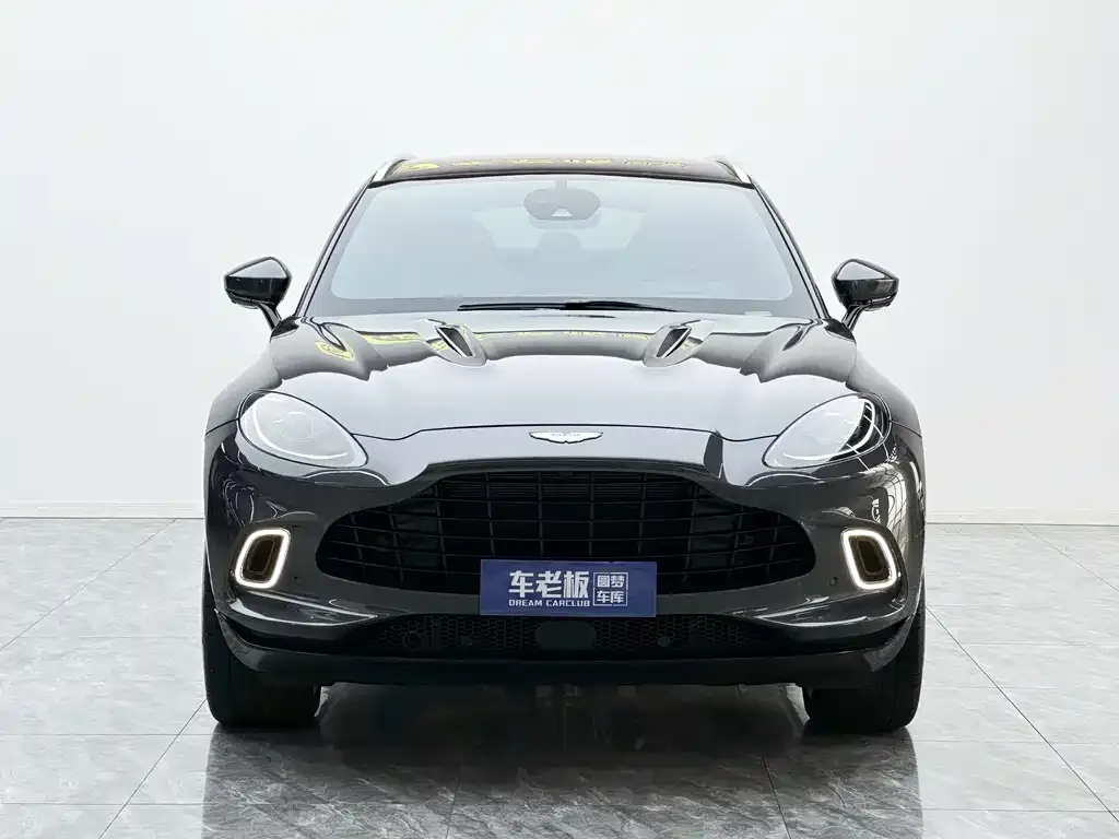 Aston Martin DBX — фото 3