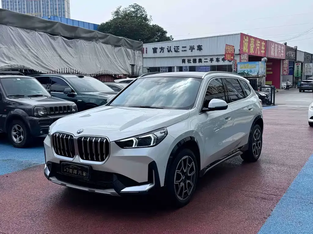 BMW X1 — фото 1