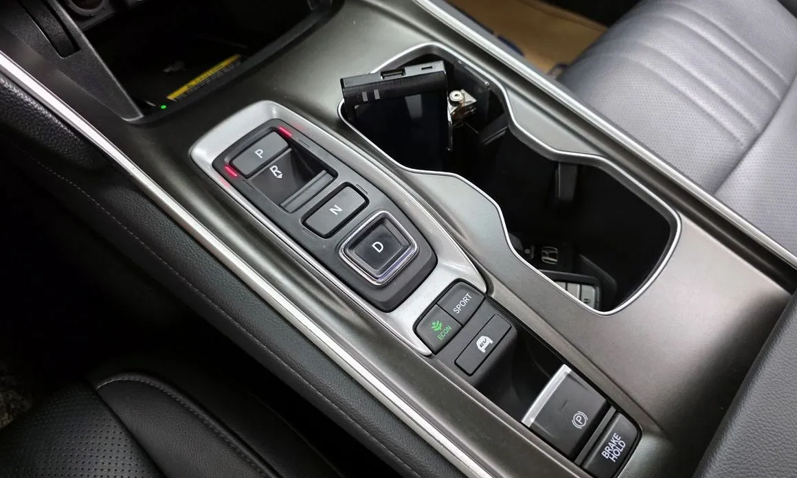 Honda Accord — фото 9