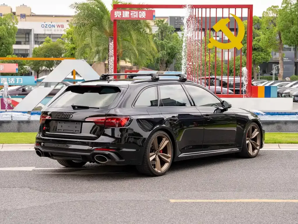 Audi RS 4 2023 из CN, фото 10