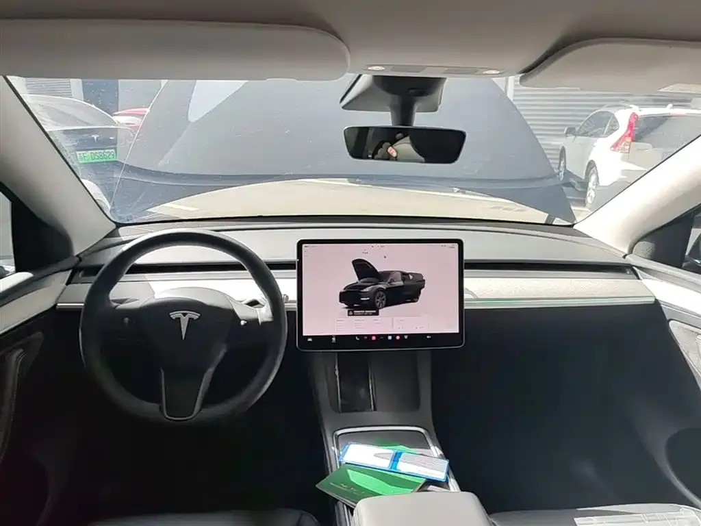 Tesla Model Y — фото 2