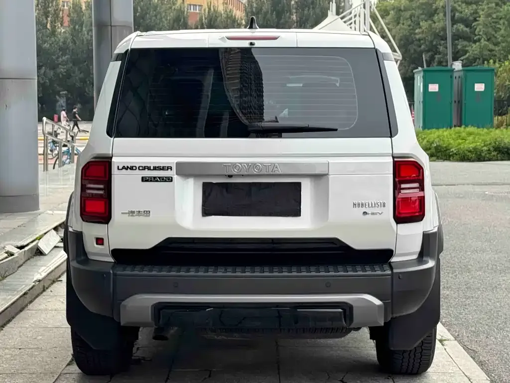 Toyota Prado 2024 из CN, фото 8