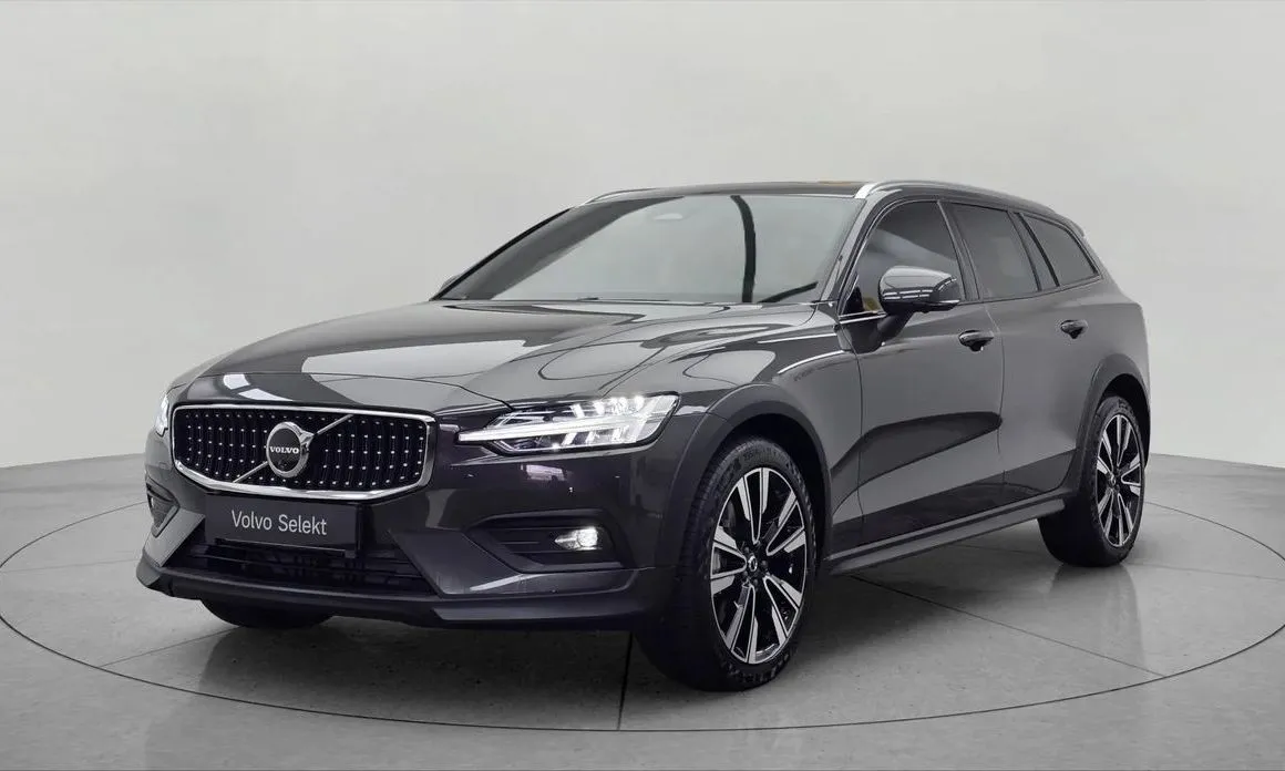 Volvo V60 — фото 1