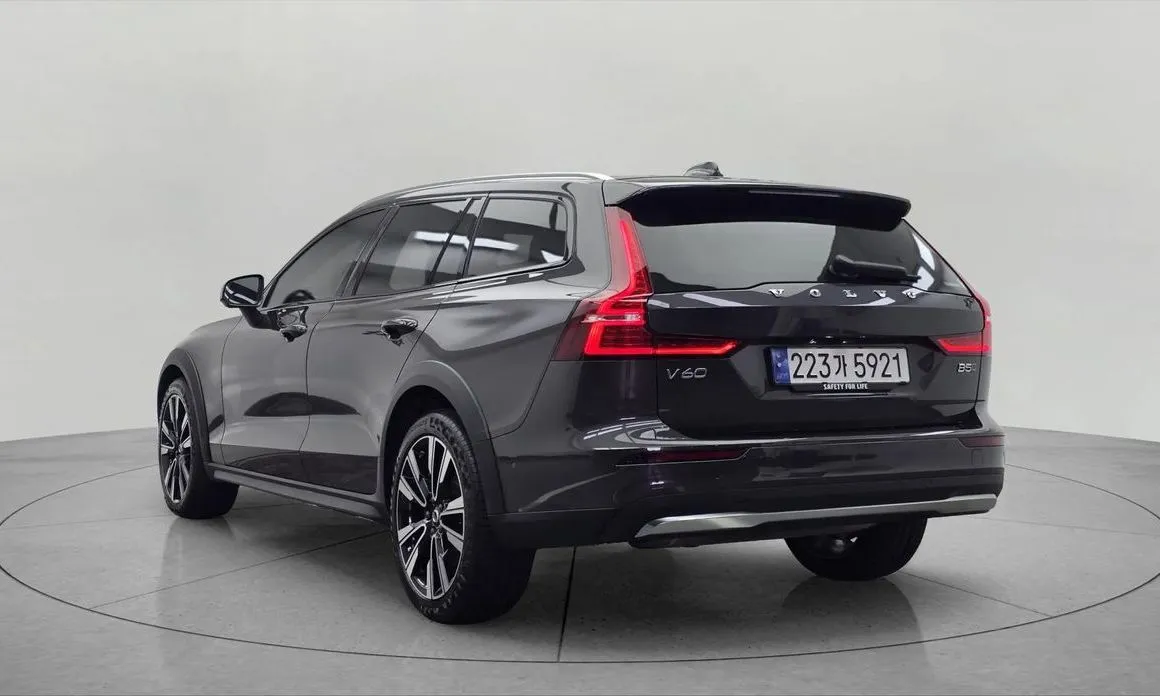 Volvo V60 — фото 10