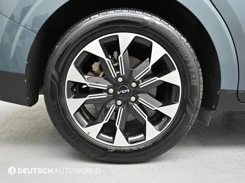 Kia Carnival — фото 10