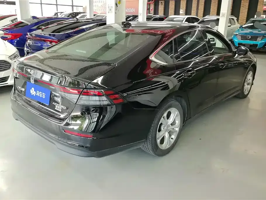 Honda Accord — фото 8