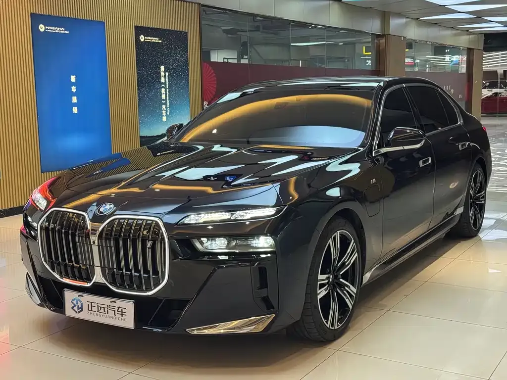 BMW i7