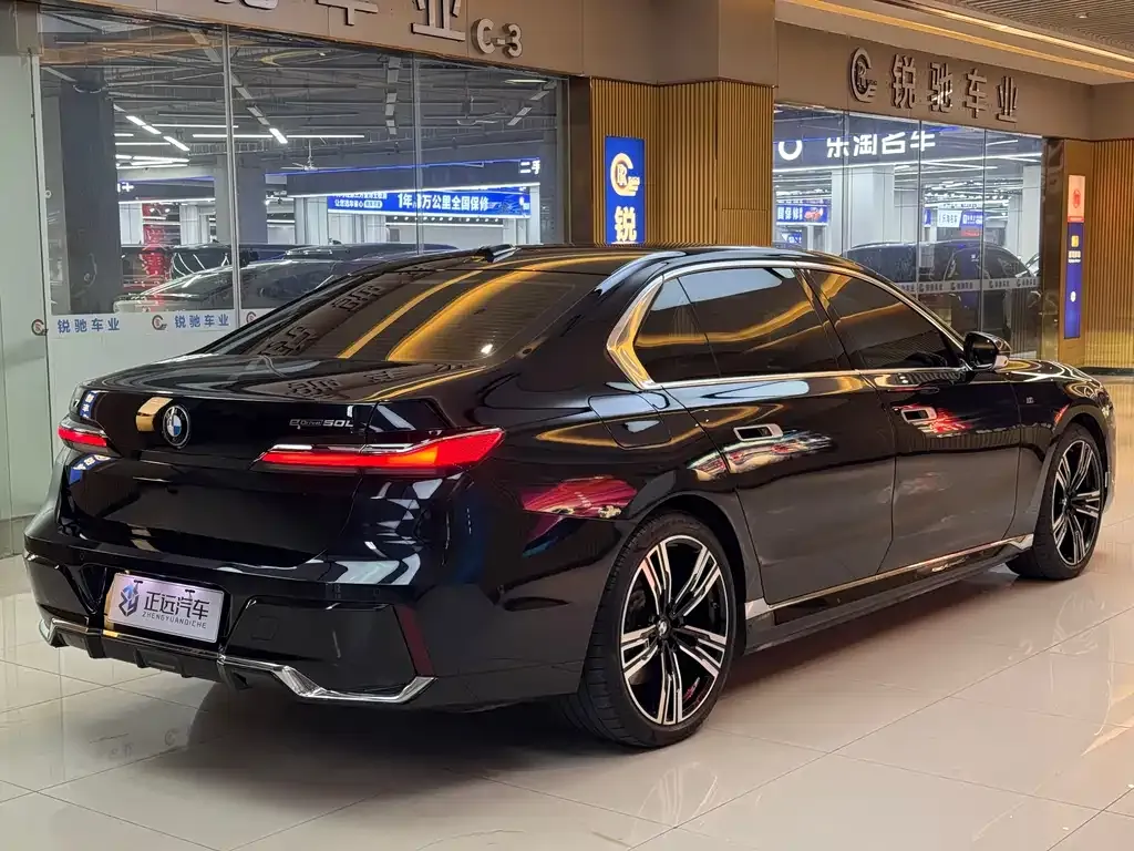 BMW i7 2023 из CN, фото 2