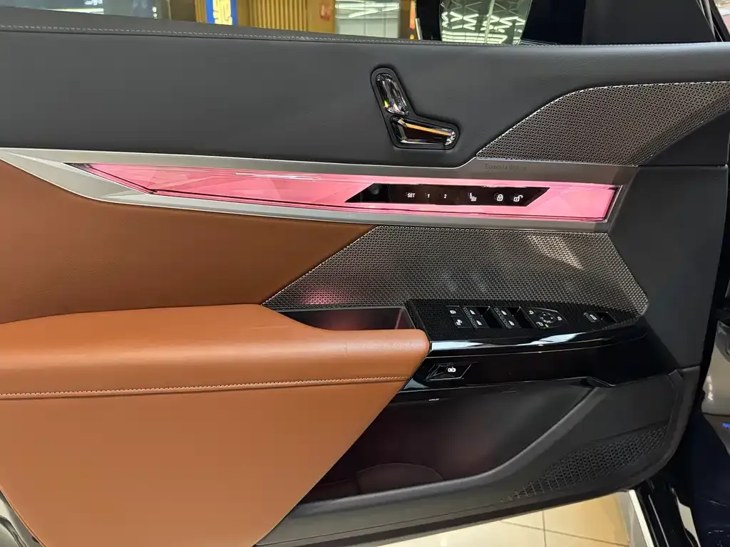BMW i7 2023 из CN, фото 6