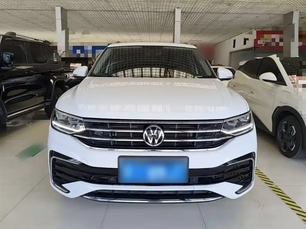Volkswagen Tiguan L — фото 5
