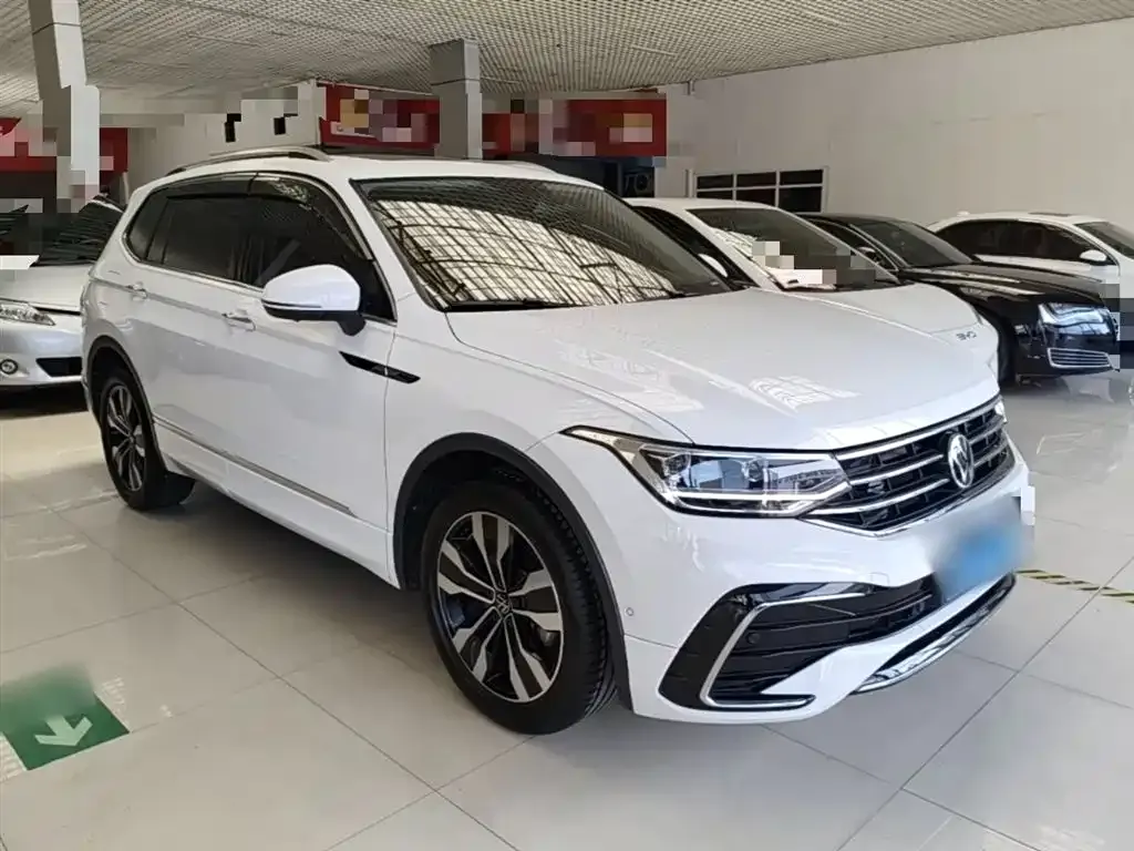 Volkswagen Tiguan L — фото 4