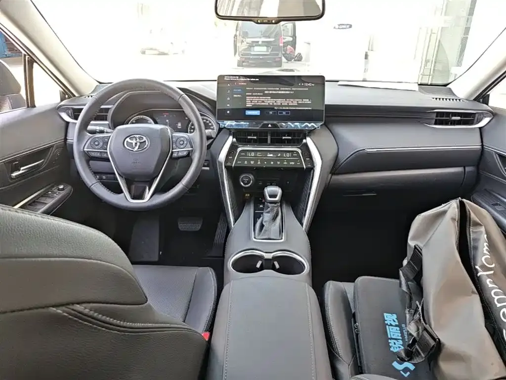 Toyota Harrier — фото 6