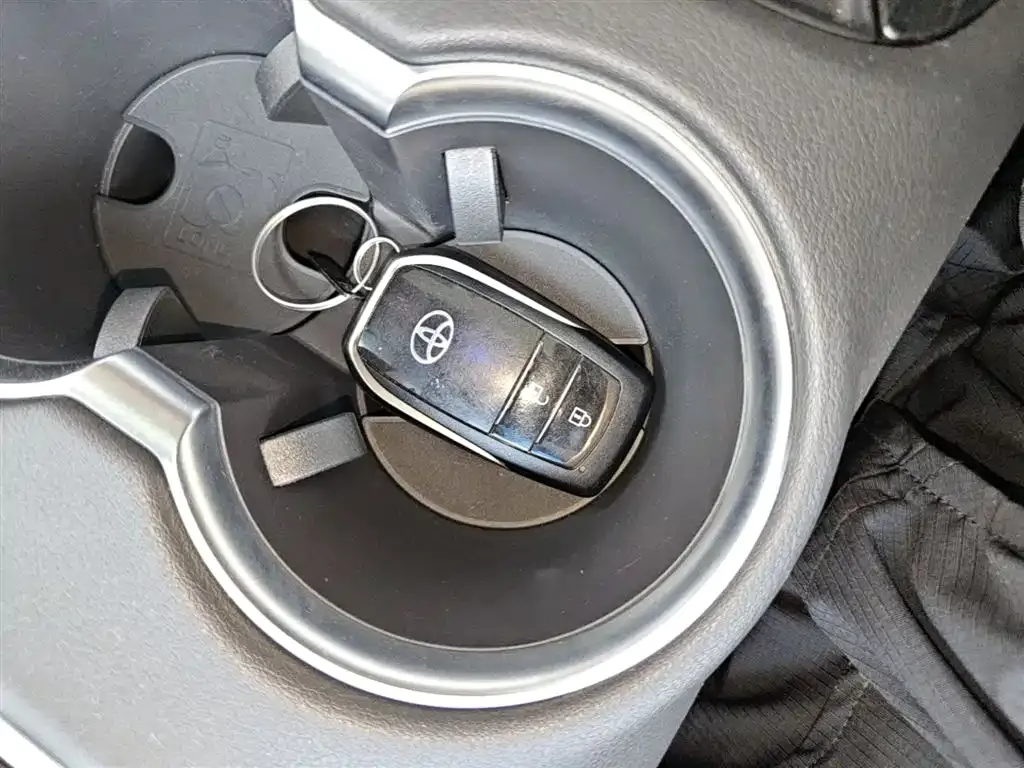 Toyota Harrier — фото 8