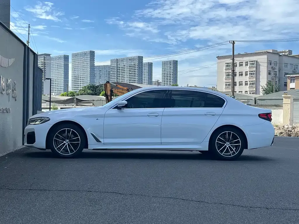 BMW 5 Series — фото 2