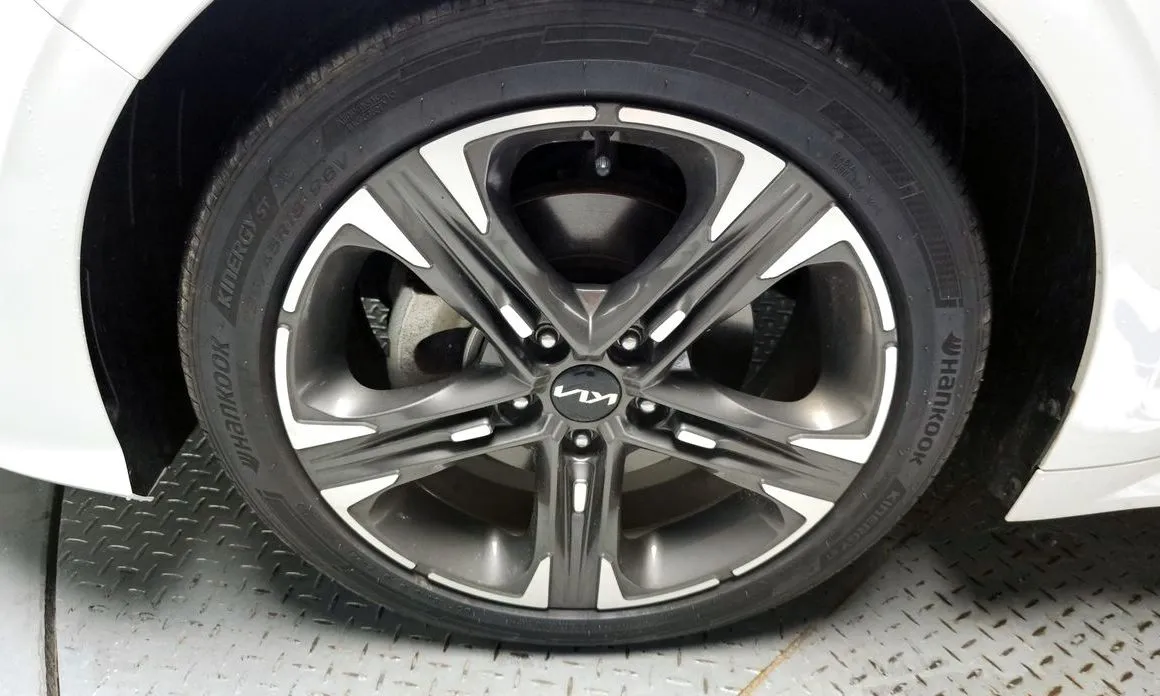 Kia K5 2023 из KR, фото 3