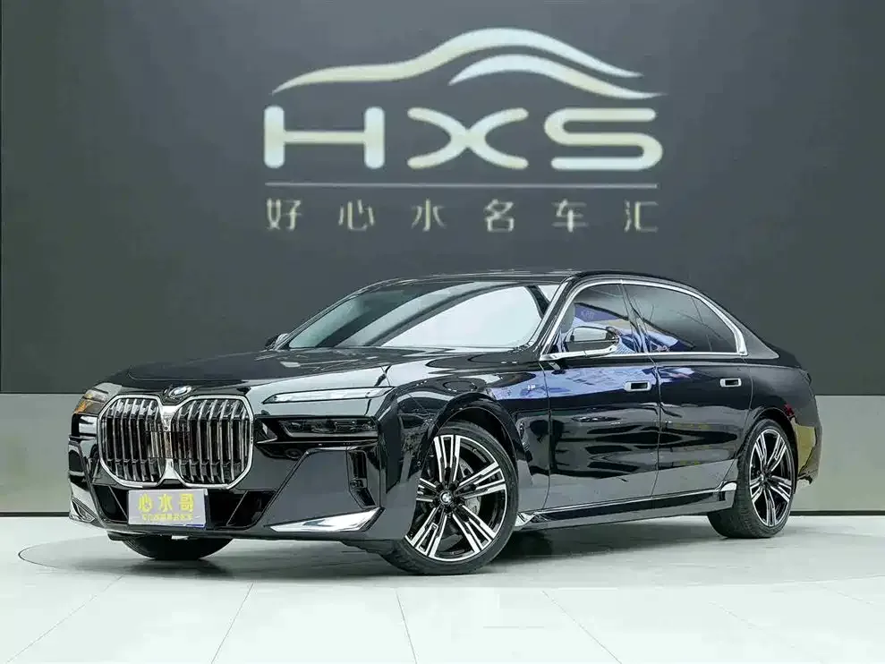 BMW 7 Series — фото 1