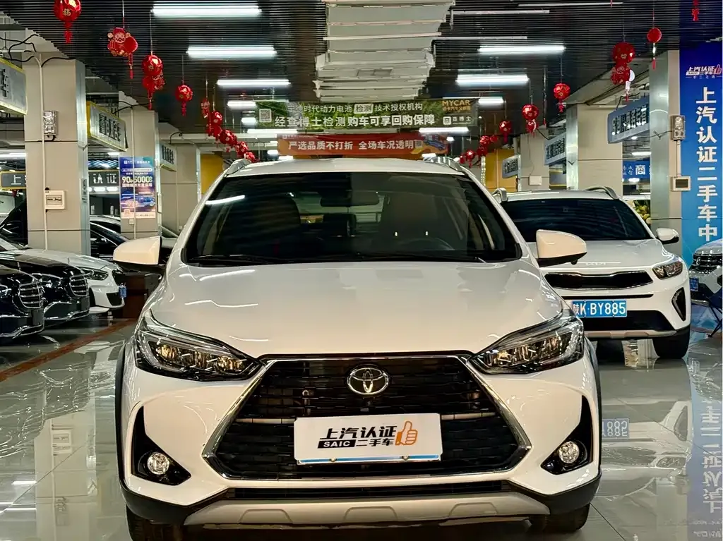 Toyota Yaris L — фото 9