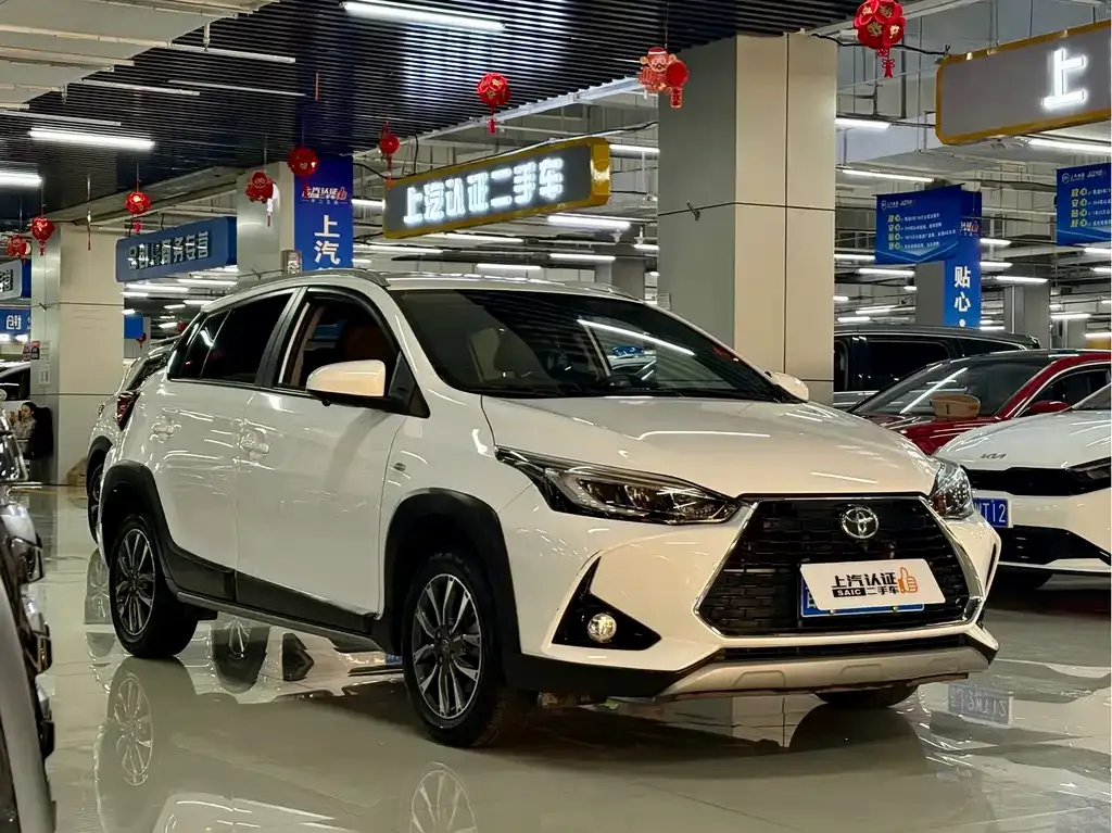 Toyota Yaris L — фото 10