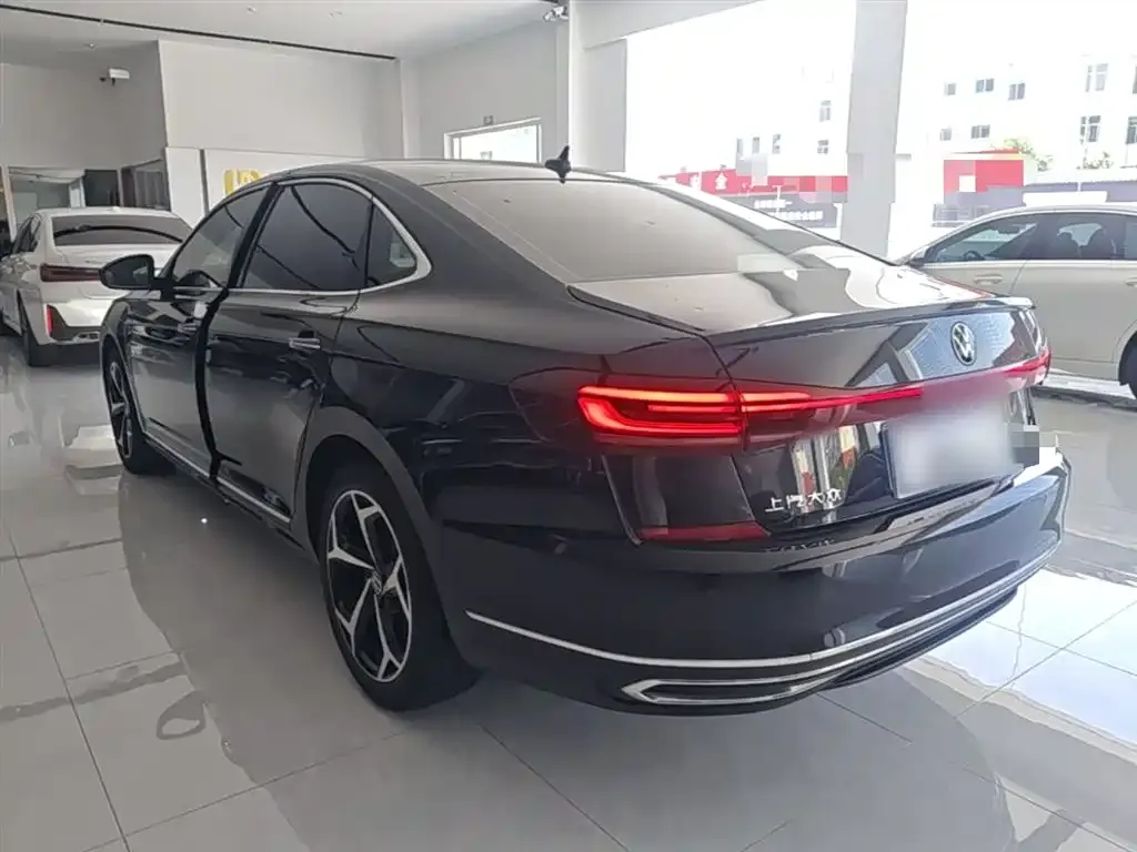 Volkswagen Passat — фото 2
