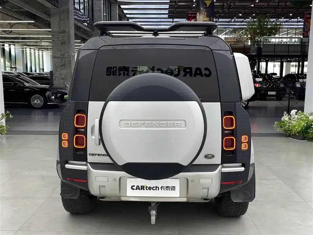 Land Rover Defender — фото 10
