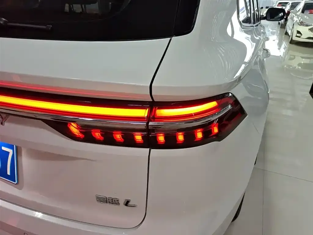 Geely Xingyue L — фото 4