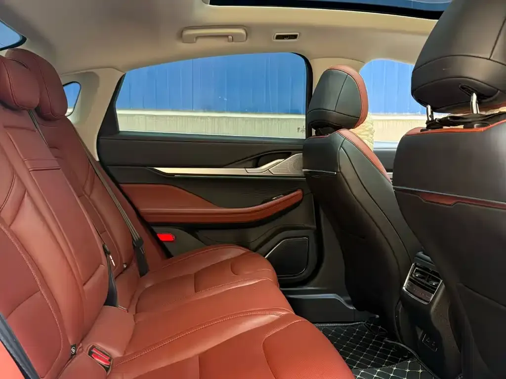 Lincoln Z 2023 из CN, фото 2