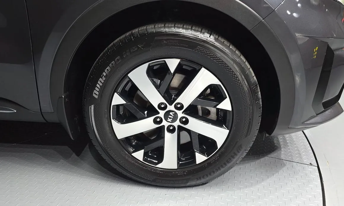 Kia Sorento — фото 9