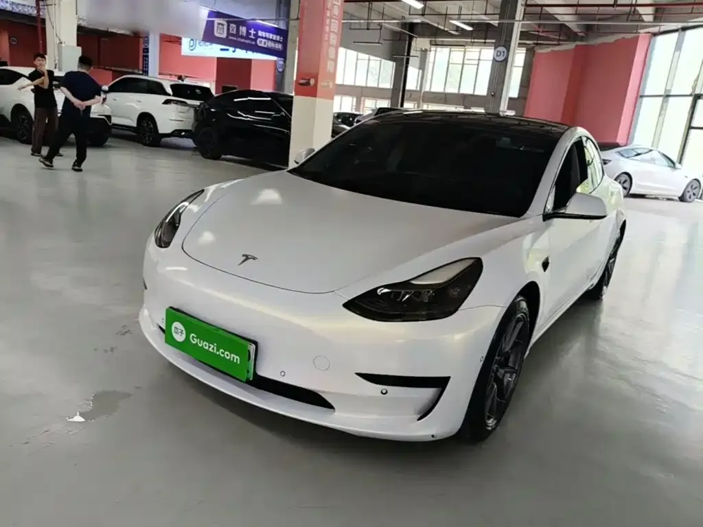 Tesla Model 3 — фото 3