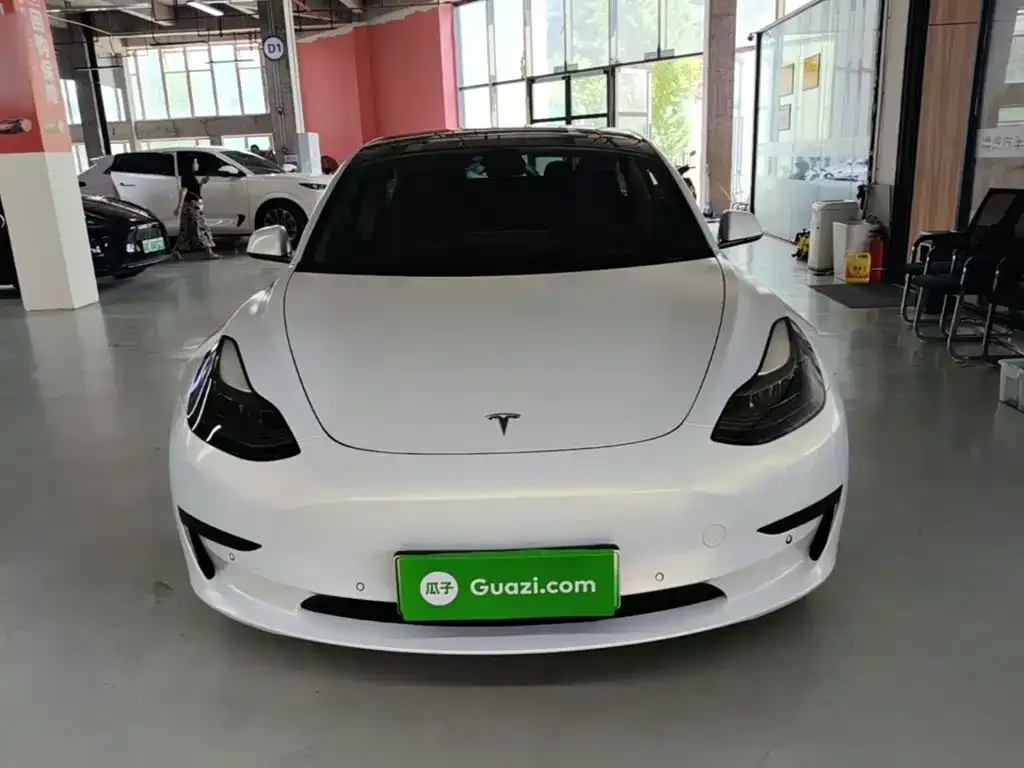 Tesla Model 3 — фото 6