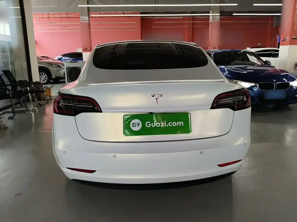 Tesla Model 3 — фото 5