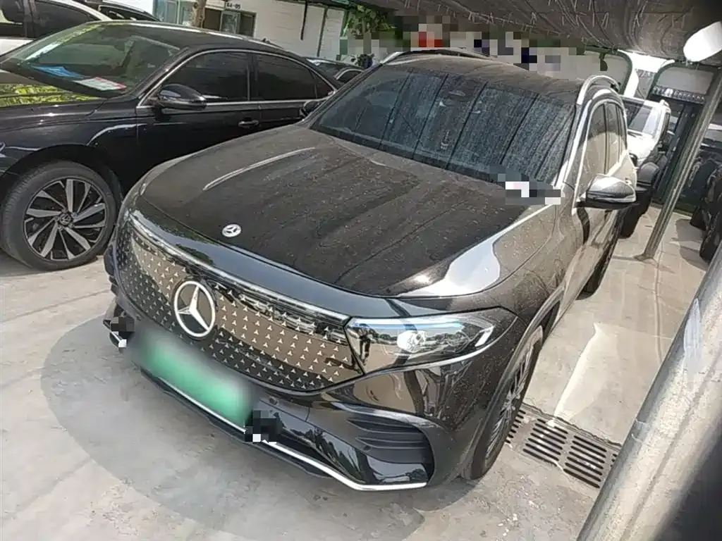 Mercedes-Benz EQB — фото 1