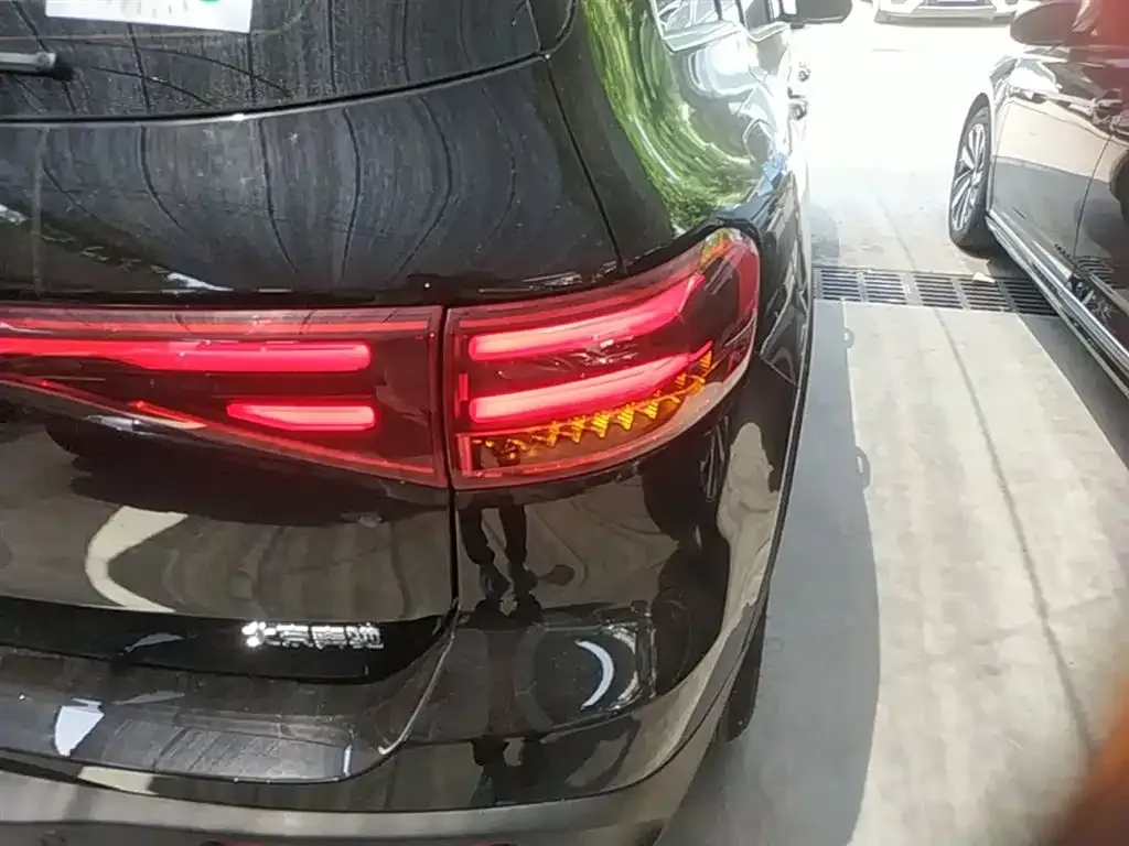 Mercedes-Benz EQB — фото 10