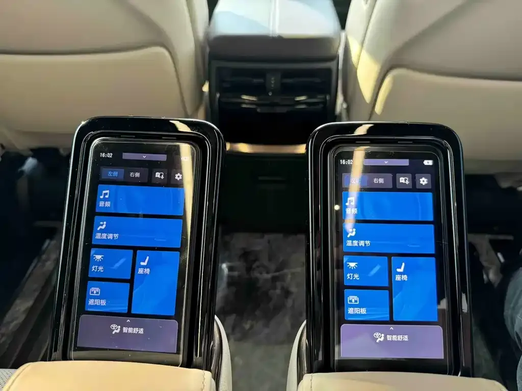 Toyota Alphard — фото 4