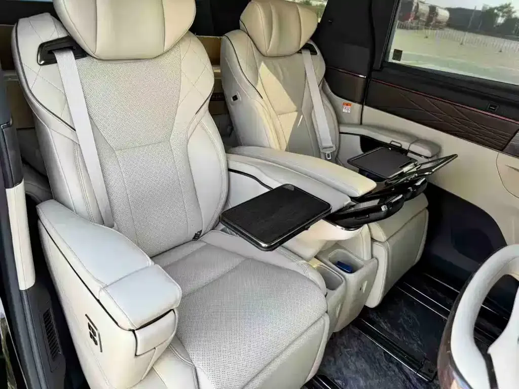 Toyota Alphard — фото 2