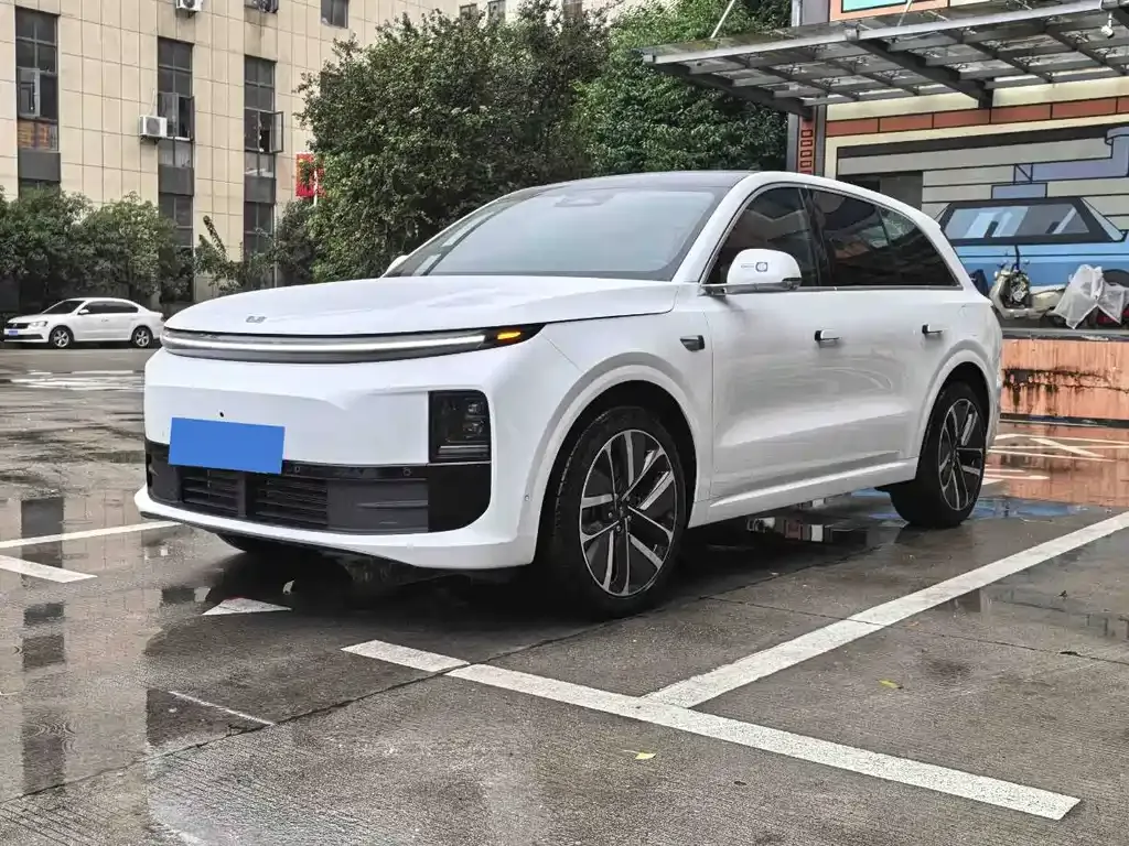 Li Auto L6