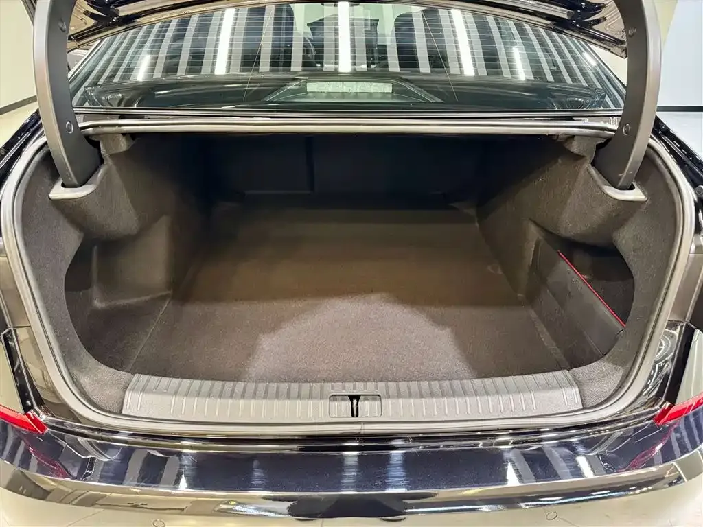 Volkswagen Passat — фото 7