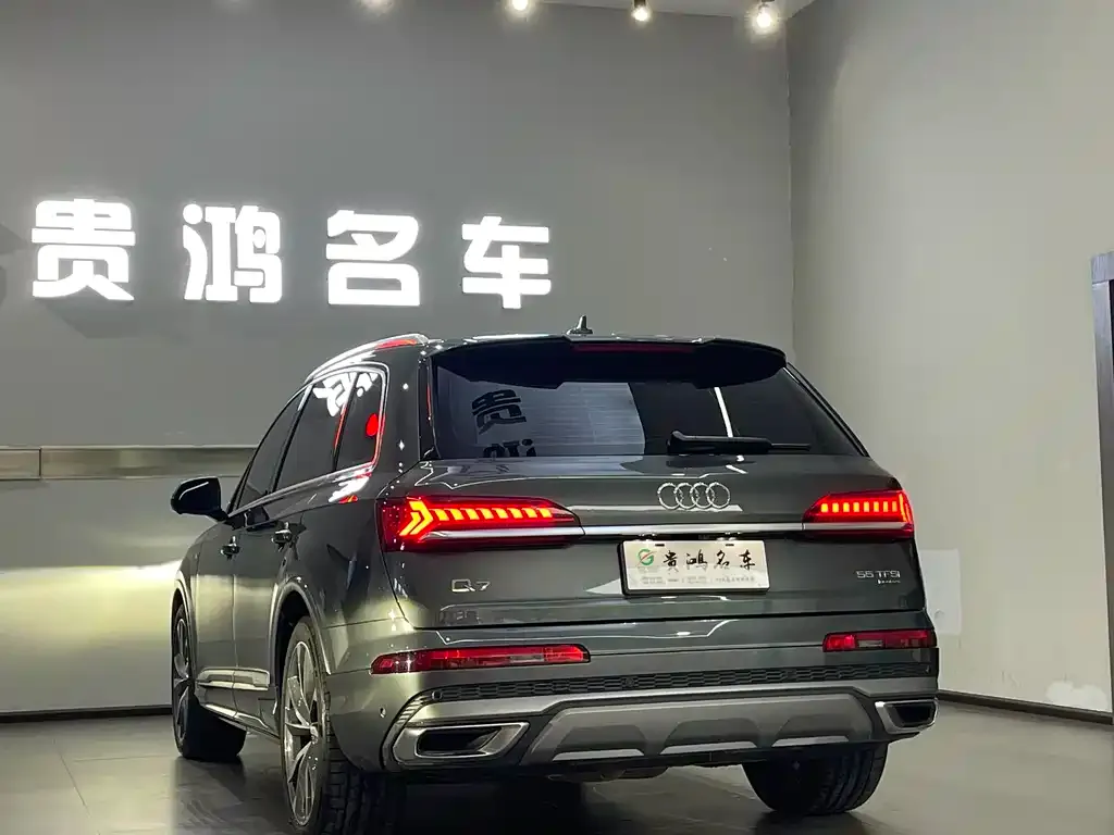 Audi Q7 — фото 6