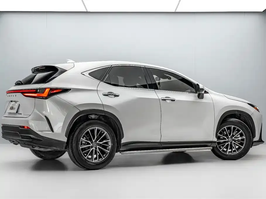 Lexus NX — фото 2