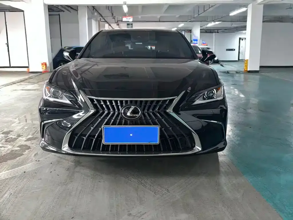 Lexus ES — фото 10