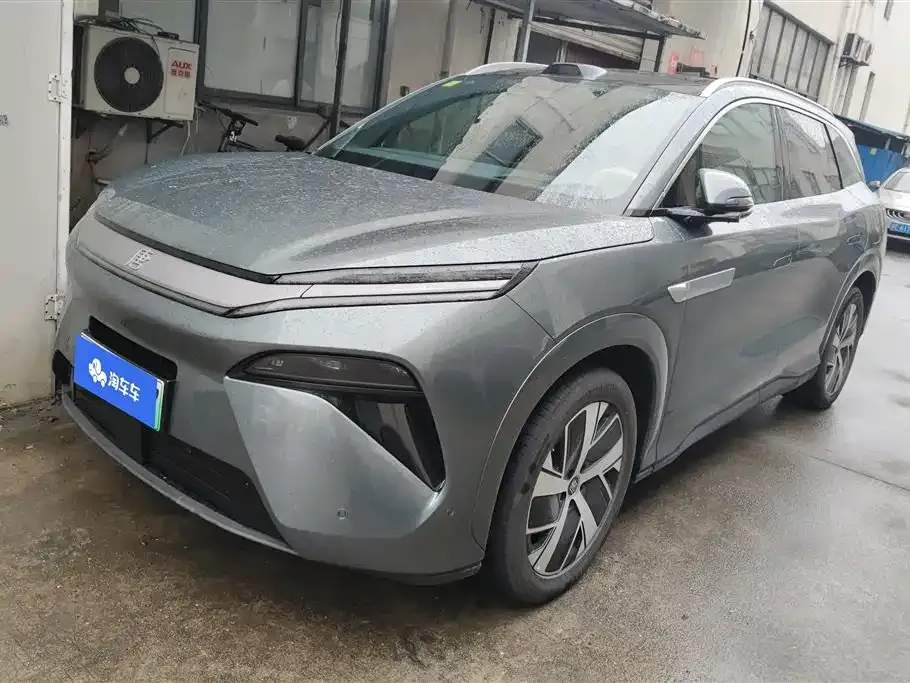 BYD Tang L