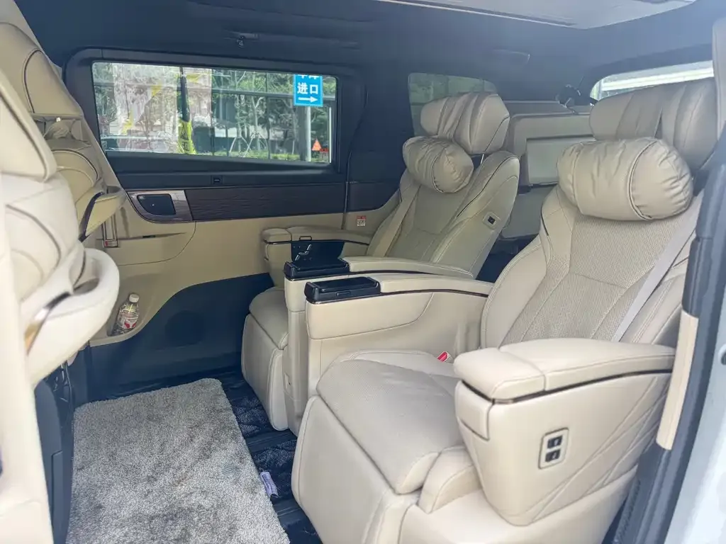 Toyota Vellfire — фото 3