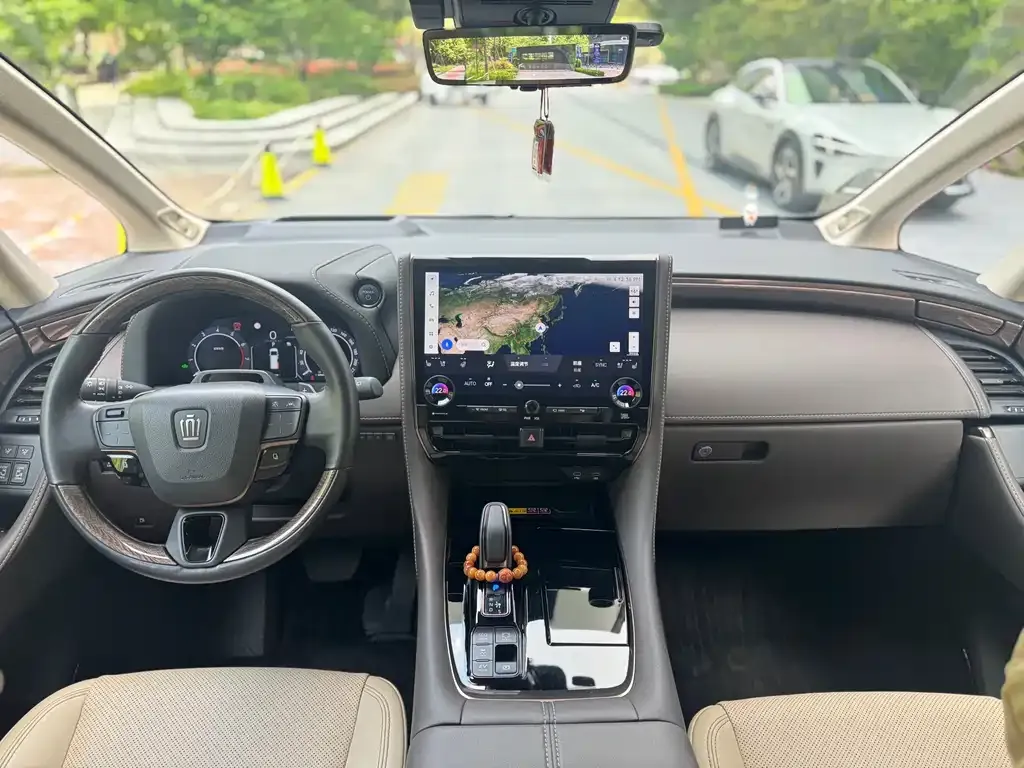 Toyota Vellfire — фото 6