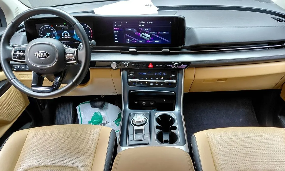 Kia Carnival — фото 10