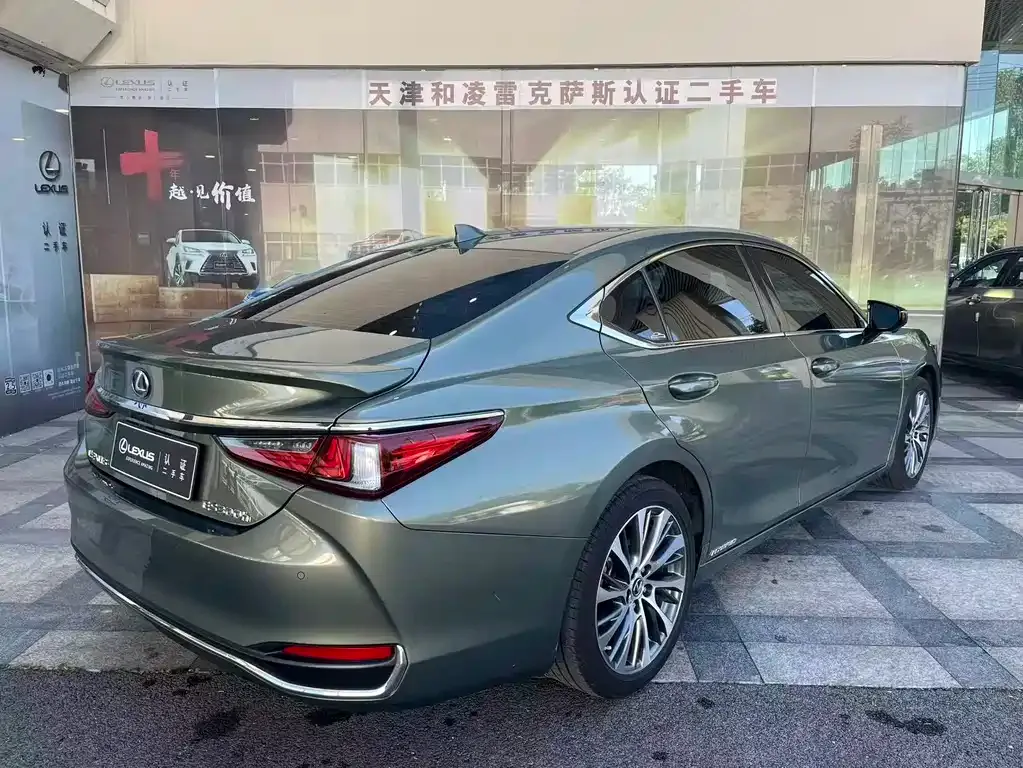 Lexus ES — фото 4
